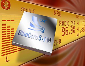 《图三 BlueCore5-FM专为手机所设计，包括一个在-111 dBM热噪声层作业的FM接收器和CSR的EDR BlueCore射频。BlueCore5-FM以单芯片方案提供加倍的功能性，而不占用宝贵的电路板空间，同时模拟组件数量和整体物料列表都比双芯片方案来得精简。》