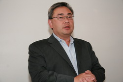 《圖六　高通CDMA技術業務部門副總裁Terry Yen》