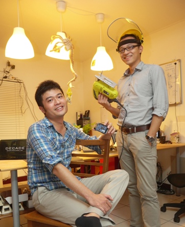 《图一 Arduino.tw乐园共同创办人林义翔与刘士达。(摄影/欧敏铨)》