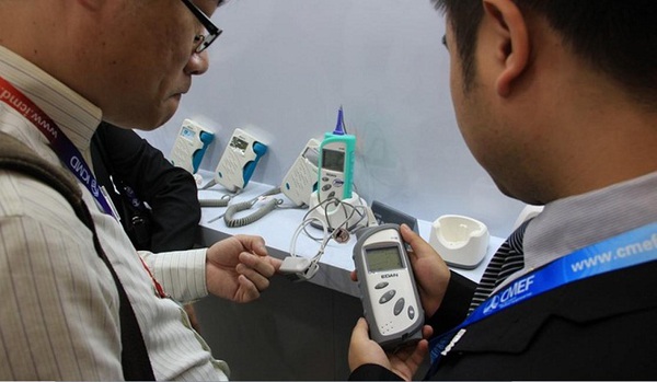 图五 : 中国EDAN提供抗震、防水之医疗等级血氧仪