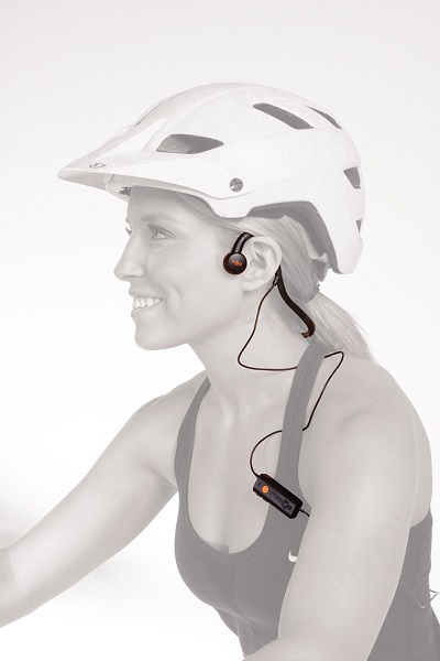 图三 : AfterShokz骨传导耳机能提供消费者更舒适且安全的聆听体验 （图：VoxLinc）