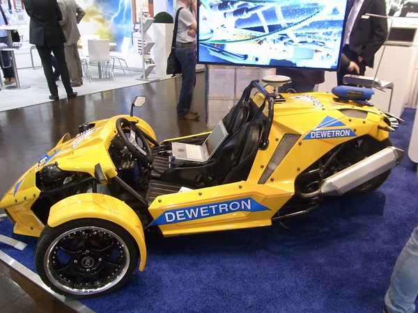 圖五 : 「SENSOR+TEST 2014」涵蓋了感測(sensing)、量測(measuring)與檢測(testing)的零組件與解決方案;合併展出的「etc2014」(European Telemetry and Test Conference,第三十四屆歐洲遙測檢測會議)則是以遙測(telemetrics), 遠端控制(telecontrol)、測試儀器(test instrumentation)以及資料處理(data processing)等為主軸(攝影:柳林緯)