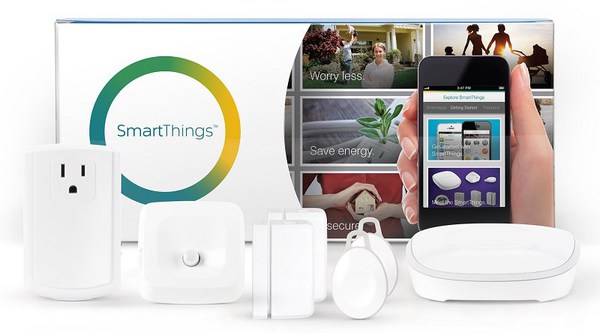图四 : SmartThings透过一个99美元的集线器，将所有的设备及应用与其链接，用户可藉由智能手机或平板计算机的App控制家中所有的装置。
