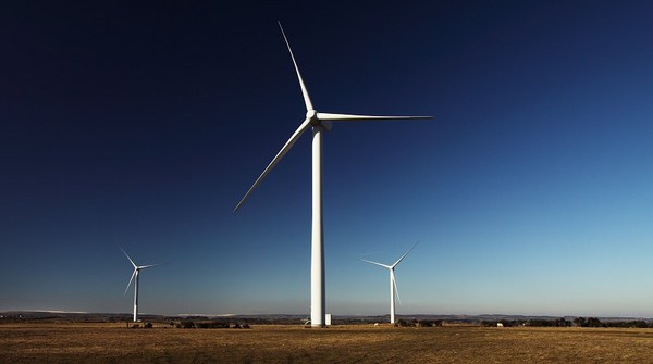 圖三 :  地廣的中國正適合發展風力發電。