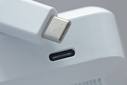 图二 : 新一代连接器：USB 3.1，也称为USB Type-C