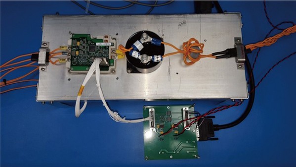 图2 : Speedgoat设置与PCM硬体原型