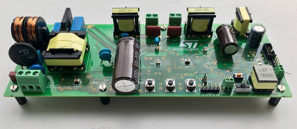 圖1 : STEVAL-LLL004V1 75W數位控制照明評估板