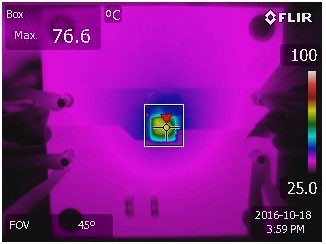 圖3 : LTM4661的熱影像:3.3伏輸入到12伏輸出，輸出0.8安培電流，使用200 LFM散熱氣流，沒有裝散熱片