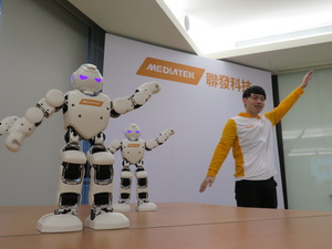 圖一 : 聯發科技力推終端AI平台，圖為採用Helio P90晶片進行人體姿態辨識技術的演示。
