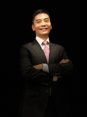 圖一 : 侯靖圻先生具備近30年電子科技產業及管理經驗，先前擔任匯資科技公司執行董事、欣擎科技董事長、擎亞國際科技總經理，早前也曾任職於NVIDIA和全美達科技。
