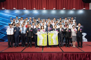 圖一 : 上銀科技向下紮根技職教育，捐贈給加入聯盟的高工職各1具工業機器人，共有37間學校接受捐贈