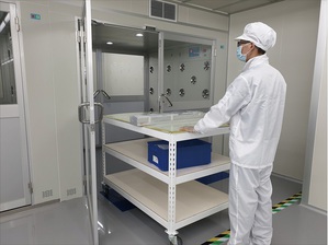圖一 : 東佑達表示他們目前已將電動缸產品之生產組裝製程搬進無塵室進行組裝，是亞太唯一將線性傳動模組搬進無塵室生產的傳動元件廠商。