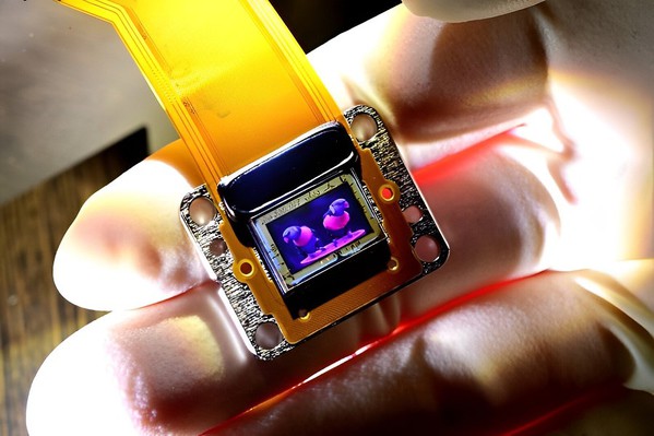 圖三 : 工研院2022年推出全球首款「micro-LED微型全彩顯示器」。（source：工研院）