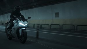 圖一 : ViewSonic第四屆ColorPro Awards國際視覺藝術創作大賽新增「動態攝像類」，圖為臺灣入圍作品_Riding to Ascendance (騎行上升)／Michael Li