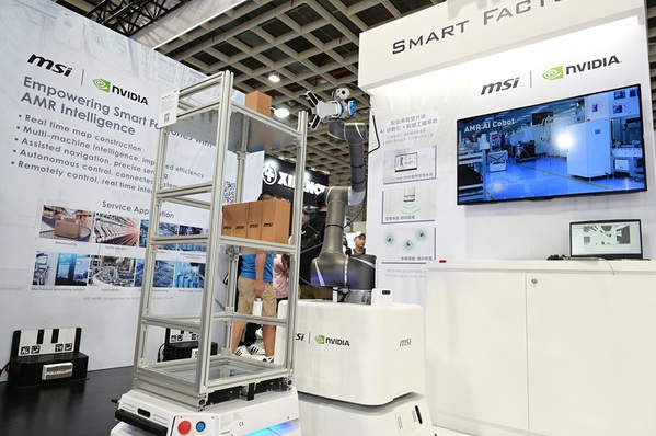 圖四 : 廣運、所羅門、達明機器人紛紛展出最新應用範例。