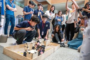 圖一 : 設計競賽第一名清華大學「DIT_未來之未來」團隊