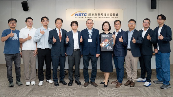 圖一 : 在國科會支持下，台大物理學系教授邱雅萍研究團隊首創「臨場剖面掃描顯微半導體檢測技術」