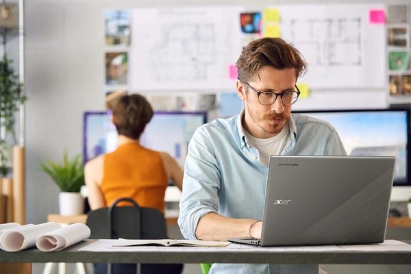 圖一 : PC個人電腦已經是現代人生活與工作上的必需工具。(Source: Acer.com)