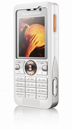 威寶推出Sony Ericsson K618i 嘻哈白