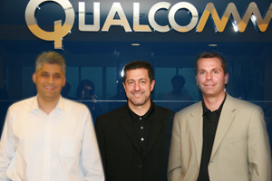 圖左至右為Qualcomm通訊技術部UMTS產品總監Mohit Bhushan、通訊產品部副總裁Alex Katouzian、多媒體事業部資深總監Jason Bremner。