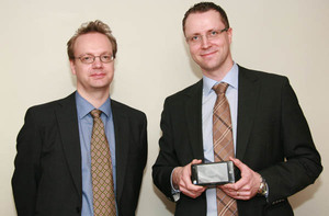 图右为Axel Technologies执行长Petri Kalske，左为技术长Harri Pietilä。(Source：HDC) BigPic:600x394
