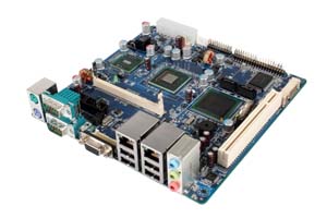 安勤科技發表支援48-bit LVDS EMX-945GSE Mini-ITX主機板，採用凌動N270平台。