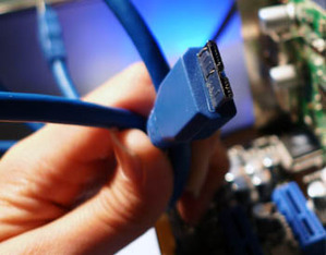 USB3.0产品于今年第一季如雨后春笋上市，势必再引战火。 BigPic:350x274