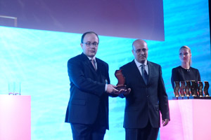 意法半导体UTAMCIC项目团队（Alberto_Pagani&Giovanni_Girlando）于2010年国际智能卡暨身份识别技术工业展获颁2010年_芝麻奖
