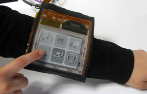 Snaplet軟性顯示器不僅可做成紙手機，也可以作成手腕式媒體撥放器。