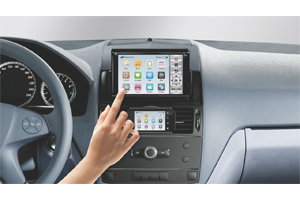 駕駛可在汽車顯示螢幕上查看Google Maps或智慧型手機的導航應用