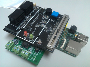S4A Sensor board迭在 MotoPiduino上（图：Motoduino） BigPic:800x602