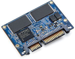 尺寸為1.8inch HDD的一半,外形雖小卻能達到SLC閃存、128GB的高容量