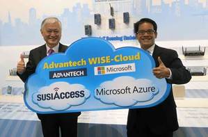 研華科技總經理何春盛(左)與台灣微軟營運暨行銷事業群總經理康容(右)攜手共建亞洲第一座物聯網智慧雲端平台
