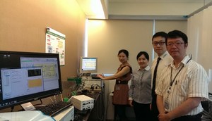 资策会智能网通系统研究所副主任兼任组长李永台(前一)率领其团队和NI 国家仪器共同为台湾 5G 技术发展而努力