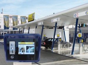 在引入觸控螢幕後，歐洲自助洗車產品新增改善的使用者介面及數位電子看板功能。