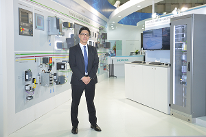 台湾西门子数位工厂与制程工业暨驱动科技事业部总经理郑智峰博士表示，西门子在本届自动化展推出完整工业4.0解决方案。