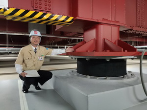 罗姆?松工厂是全球第一家采用完震装置的半导体工厂