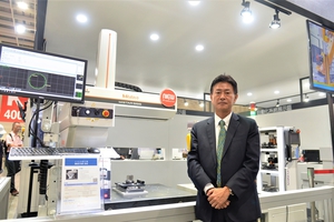 台湾三丰仪器公司董事长兼总经理田中朋夫表示，今年首度叁展公开的三次元测定机Mi STAR，采取有别於传统龙门型三次元测定机的悬臂式设计，可承受0~40℃大幅温度变化，精度还能维持2.2μm。