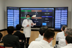 台北榮總智慧醫院管理中心以研華WISE-Stack 300雲數據平台伺服器為基礎，匯整院內各資訊數據，協助經營管理者掌握醫院的營運狀態以及監測醫療品質。
