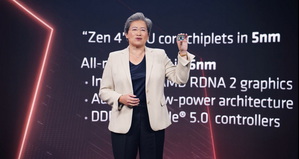 AMD執行長蘇姿丰展示AMD Ryzen 7000系列桌上型處理器