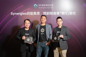 左起：Synergies 事業部副總經理黃逸華、Synergies創辦人暨執行長張宗堯、Synergies 5G物聯網閘道器Odin產品負責人曾俊紳