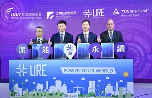 經濟部推動工研院、聯合再生及三芳化學開發易拆解太陽能模組,今(19)榮獲德國萊因頒發太陽光電易拆解模組的第一張IEC國際證書,將加速易拆解太陽能模組打進國際市場。