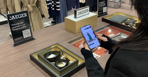 英國百貨公司 Marks & Spencer 與Zyler合作提供店內虛擬試穿體驗，並將時尚品牌 Jaeger 的經驗加入兩家 M&S分店。
