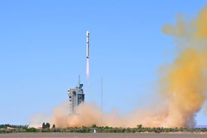 中國大陸酒泉衛星發射中心使用長征2號丁運載火箭,成功將太空運算衛星組成的星座發射升空,順利進入預定軌道。