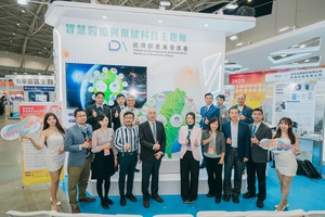 在「2025台湾医疗科技展」打造「智慧医疗与复健科技主题馆」,以临床路径导向方式展示智慧医材从早期侦测、临床诊断、手术处置到功能复健的整合成果,呈现台湾医材产业从研发端跨向临床端的技术成熟度与应用深化。
