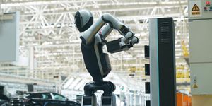 現今人型機器人可採取「換電策略」,以實現理論上的24小時不間斷工作。