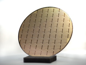 氮化鎵在2030年市場規模上看30億美元