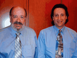 《圖一　Legerity總裁暨執行長Hank Perret（左）；Legerity業務暨行銷副總裁David Boikess》