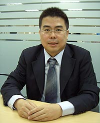 《圖四  Telegent Systems業務主任林弘烈表示，手機朝電池的容量和續航力有限，行動電視的電耗設計就必須斤斤計較。》