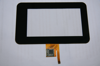 《圖二十　義隆電子以ITO感測材質為基礎、針對5.2吋觸控面板應用在PND裝置所設計的投射電容觸控模組 》